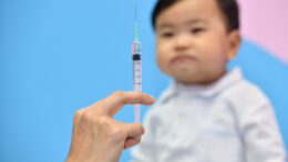 Будут ли прививать детей вакциной "Спутник M", ответили в Минздраве