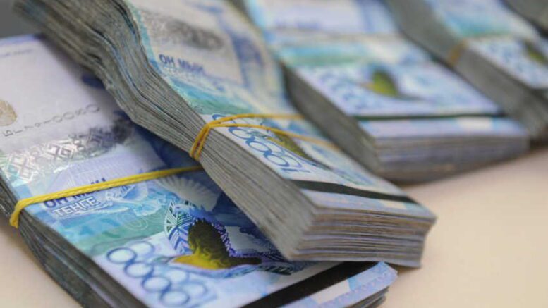 Казахстанцы накопили в банках 12,6 трлн тенге