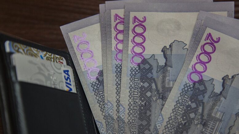 У более 1,6 млн работников в Казахстане увеличилась зарплата