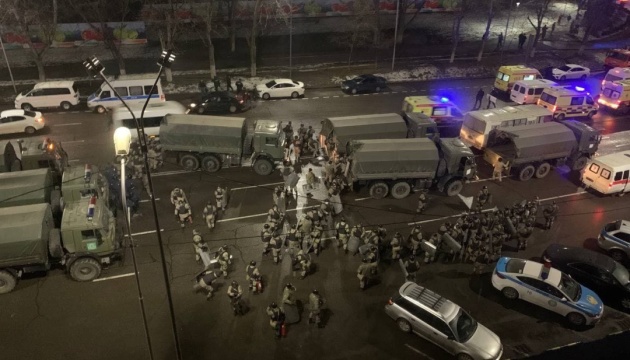 В Алматы идет операция по борьбе с экстремизмом и обеспечению правопорядка - комендатура