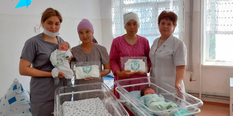 Почти 1,5 тысячи новорожденных получили подарки от Национального Олимпийского комитета