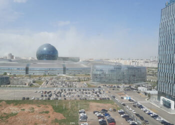 Жители Астаны пожаловались на запах