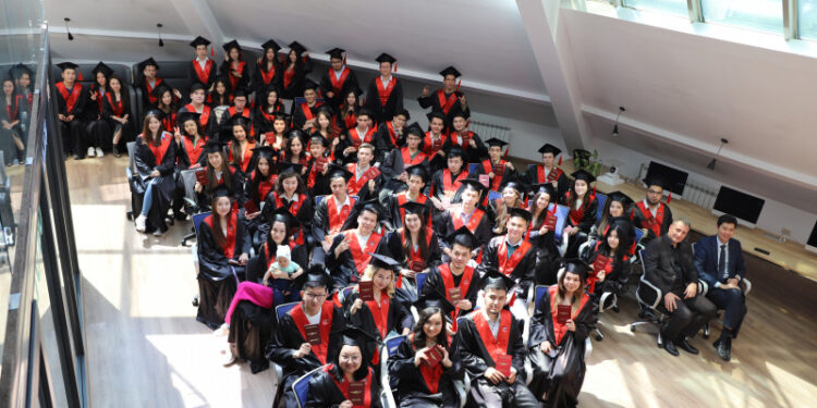 Выпускники МУИТ получили дипломы из рук топ-менеджеров ведущих IT-компаний