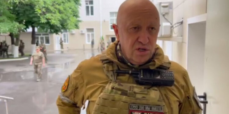 Что происходит в России: Пригожин заявил о контроле Ростова
