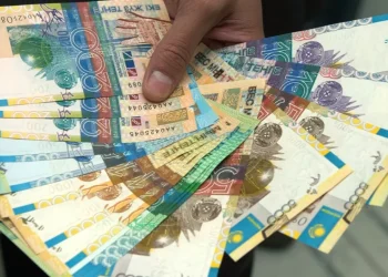 Продавцам в РК грозит наказание за отказ в приеме купюры в 200 тенге