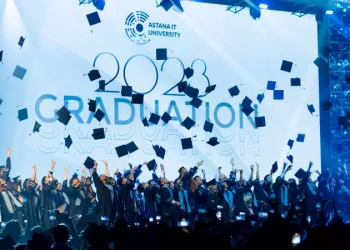 Министр науки и высшего образования поздравил выпускников Astana IT University