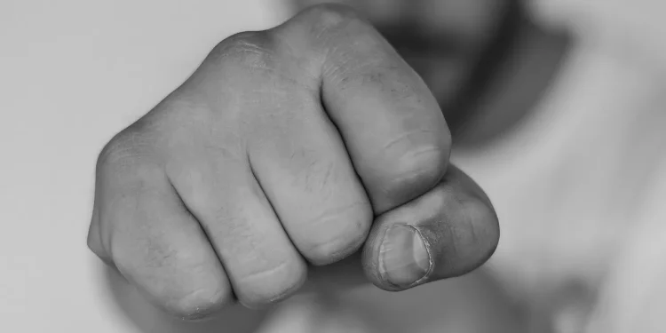 Полиция в Шымкенте предотвратила массовую драку между футбольными фанатами