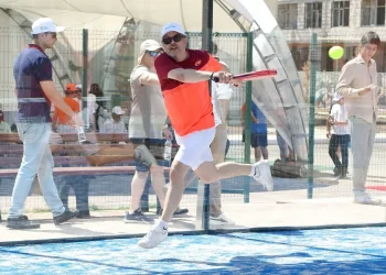 Дипломаты из разных стран сыграли в падел в Астане