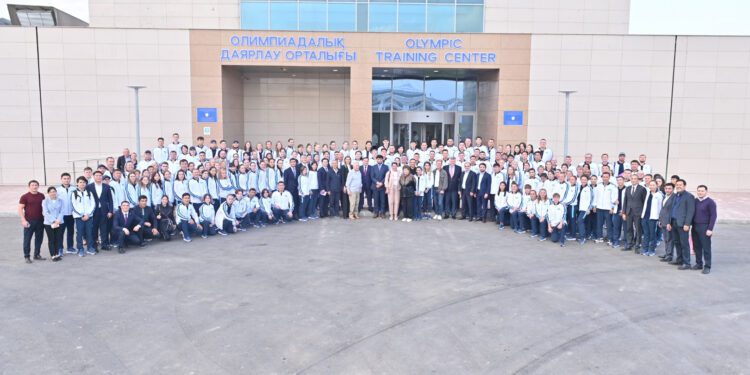 КАЗАХСТАНСКАЯ ДЕЛЕГАЦИЯ ПРИБЫЛА НА ЛЕТНИЕ АЗИАТСКИЕ ИГРЫ В КНР