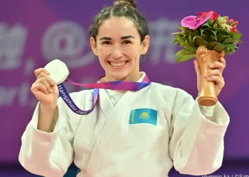 Какое место занимает Казахстан в медальном зачете после первого дня Азиады