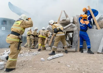 Токаев поздравил спасателей с профессиональным праздником