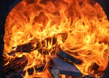 Страшный пожар в Абайской области мог стать причиной смерти четверых детей