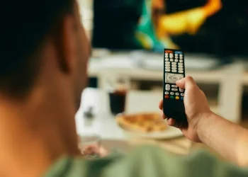 Казахстанцы останутся без телевидения и радио 8 ноября