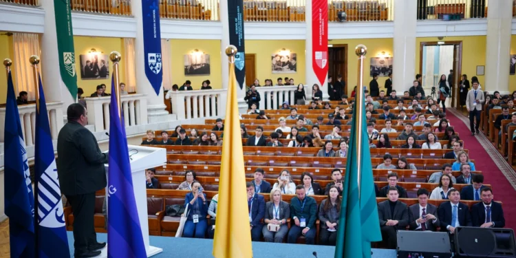 Роль искусственного интеллекта в образовательном процессе обсудили на международной конференции в Алматы