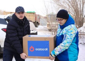 Новый год для всех: Qazaq Oil дарит подарки тысяче нуждающихся семей столицы