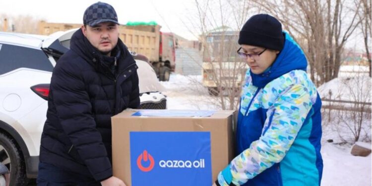Новый год для всех: Qazaq Oil дарит подарки тысяче нуждающихся семей столицы