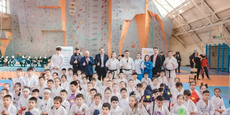 «Халык» поддерживает международный турнир по карате в Алматы