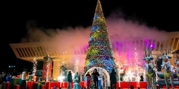 Новогодние елки Астаны и Алматы вошли в топ-10 самых высоких в СНГ