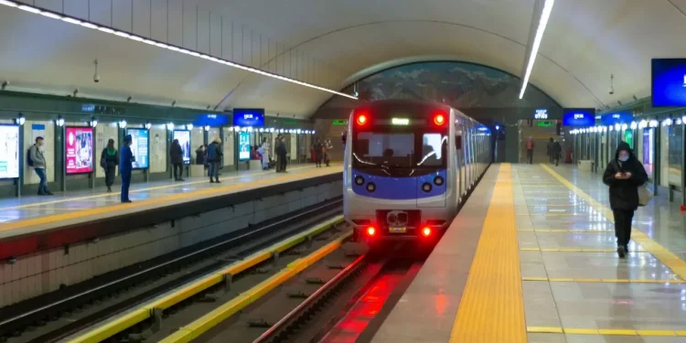 Оплату проезда по биометрии ввели в метро Алматы