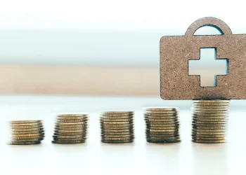 В фонде соцмедстрахования «повесилась мышь»: план роста взносов с 2025 года поверг в шок бизнес