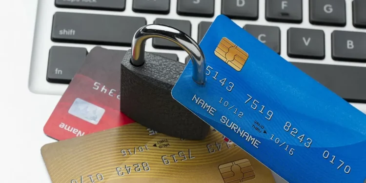 Налоговики блокируют депозиты казахстанцев – подробности