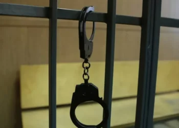 В Астане задержали мужчину, избивавшего детей в одном из ЖК