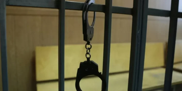 В Астане задержали мужчину, избивавшего детей в одном из ЖК