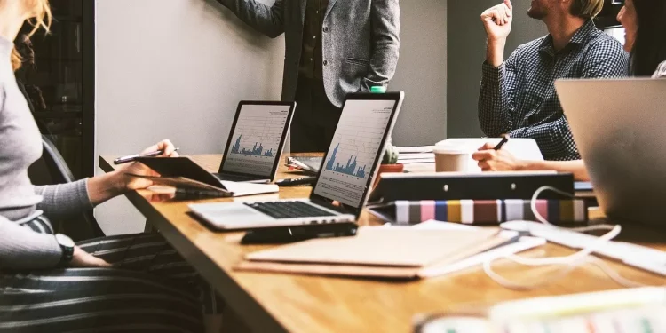 Ценные кадры: в Казахстане назвали специалистов, которых сложно найти и удержать в компании