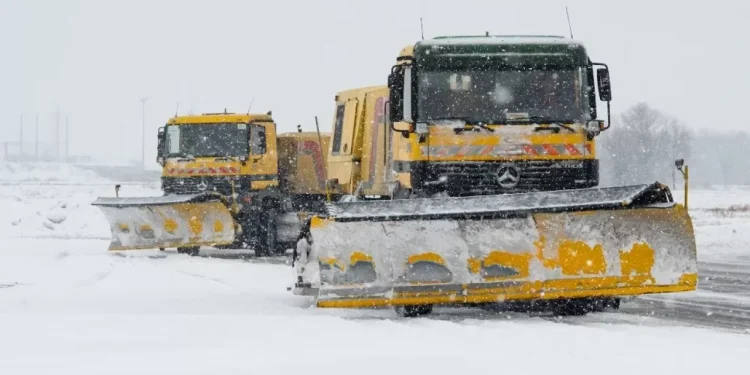 Останьтесь дома: сразу в шести областях Казахстана закрыли дороги