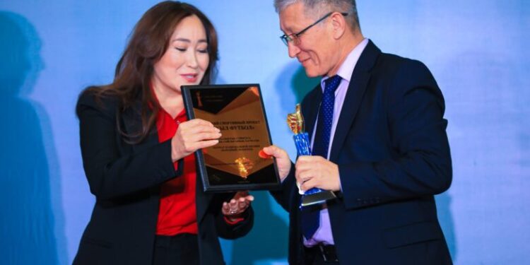 Благотворительный проект «Ауыл Футбол» от фонда Halyk награжден национальной премией «Народный любимец»