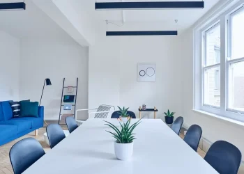 Госзакупки в РК: мебель и товары машиностроения можно будет приобретать только у местных поставщиков