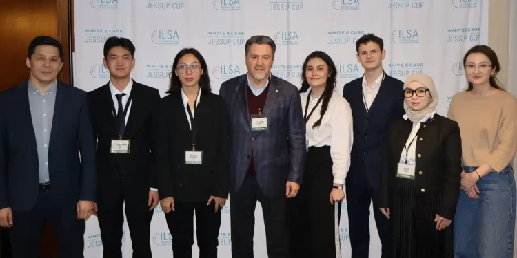 Казахстанские студенты приняли участие в соревнованиях по международному праву в Вашингтоне