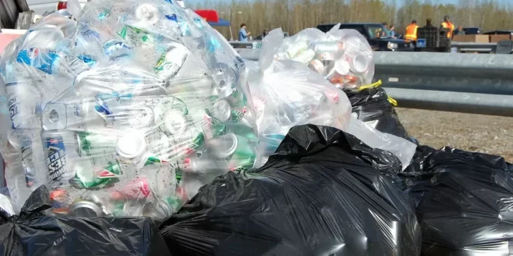 В Казахстане не хватает мусора