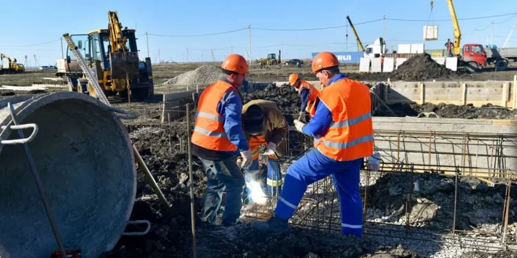 100 новых домов начали строить для пострадавших от паводков в СКО