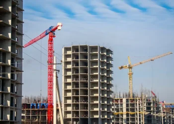 В Казахстане большие риски возникновения новых долгостроев – Олжас Бектенов