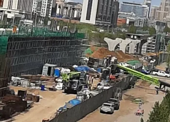 При строительстве линии «Астана LRT» упал подъемный кран