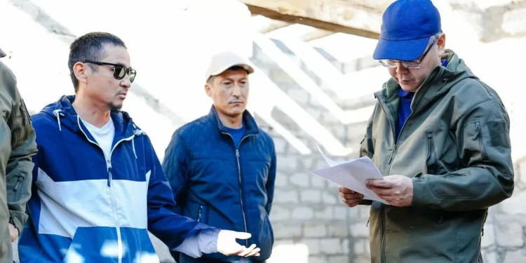 Аким Атырауской области рассказал о компенсации ущерба от паводка жителям города Кульсары