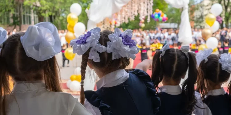 Учебный год закончился по-новому в школах Казахстана