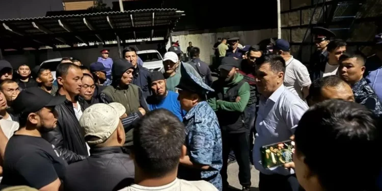 Как беспорядки в Кыргызстане отразились на Казахстане