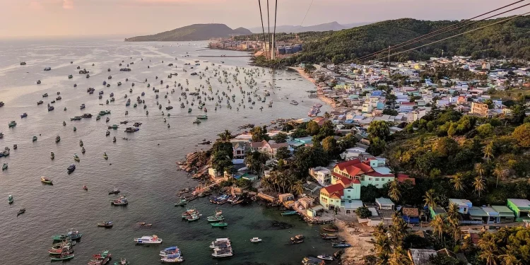 Почему казахстанские туристы хлынули в Таиланд и Вьетнам