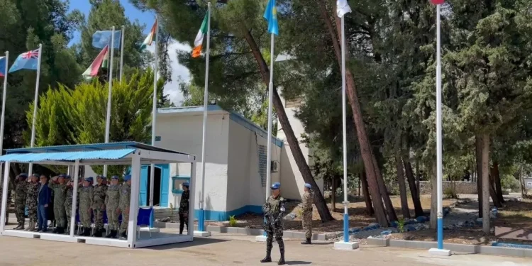 Флаг Казахстана подняли на Голанских высотах