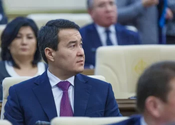 Алихан Смаилов объяснил, почему ситуация в КТЖ ухудшилась, когда он был премьером