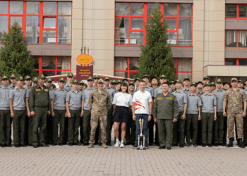 Альпинисты Максут Жумаев, Анар Бурашева и гонщик Александр Артемьев посетили Специализированный лицей «Арыстан»