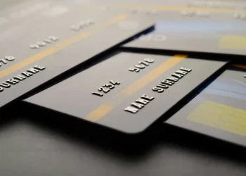 Платежные карты захватывают Казахстан: наличные в прошлом