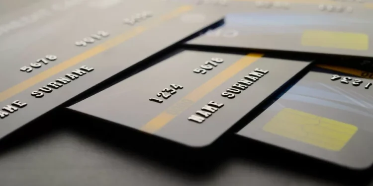 Платежные карты захватывают Казахстан: наличные в прошлом