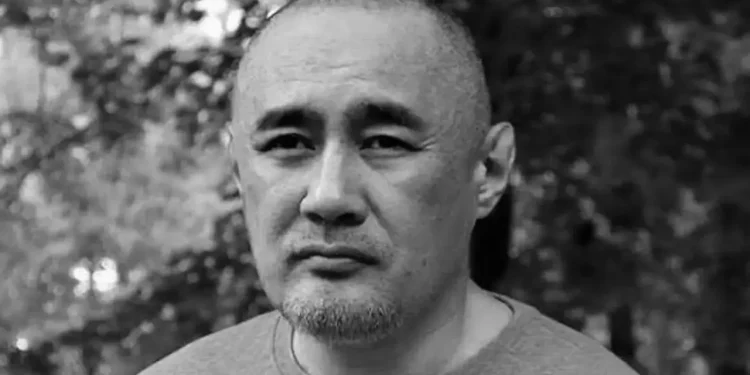 Казахстанский журналист Айдос Садыков скончался в Киеве