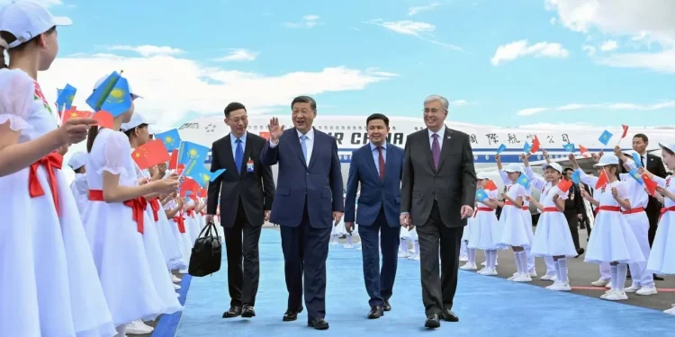 Глава Китая прибыл в Казахстан с госвизитом