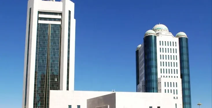 В парламенте Казахстана анонсировали проведение заседания обеих палат