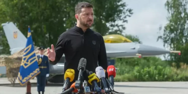 Зеленский показал прибывшие в Украину западные истребители