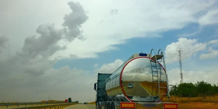 Многочисленные нарушения перевозок опасных грузов выявлены в Казахстане